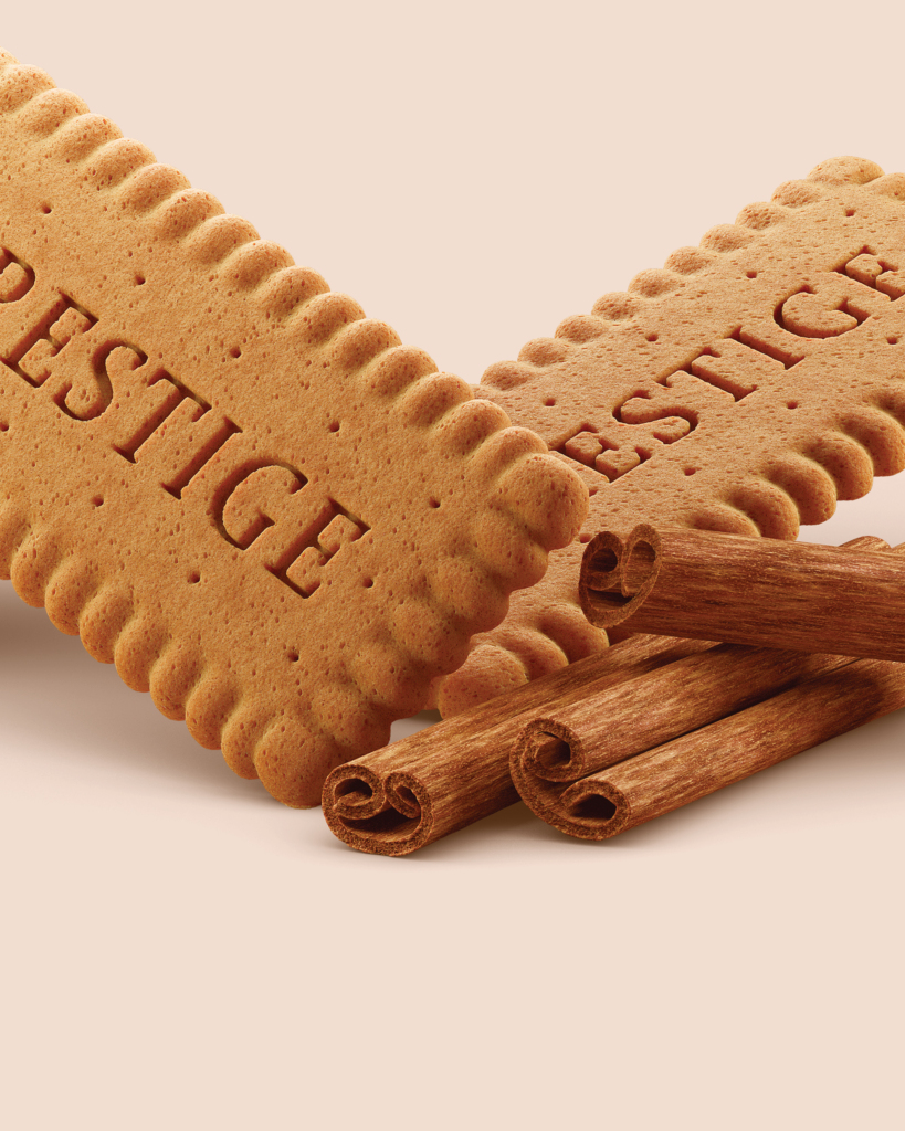 Prestige Speculoos 3D: close of the PRESTIGE stamp with cinnamon sticks